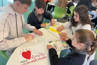 Cadena de favors, un projecte de pastoral sota el lema de les línies de força "Viure per amor. De Déu per als altres".