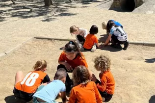 Cadena de favors, un projecte de pastoral sota el lema de les línies de força "Viure per amor. De Déu per als altres".