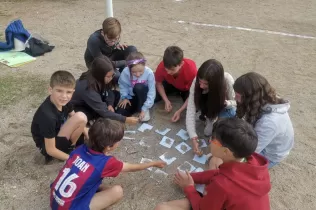 Cadena de favors, un projecte de pastoral sota el lema de les línies de força "Viure per amor. De Déu per als altres".