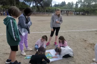 Cadena de favors, un projecte de pastoral sota el lema de les línies de força "Viure per amor. De Déu per als altres".