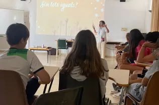 Alumnes de 1r ESO-NEI al al taller d'equitat menstrual "La meva regla, les meves regles"