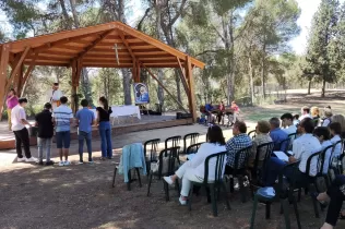 Celebració de la renovació de la fe d'un grup d'alumnes de 3r ESO-TQE de Jesuïtes Lleida Col·legi Claver, celebrada a l'Aula Natura Pare Ignasi Salat de l'escola. 