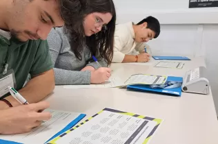 Estudiants de l'Hospitalet de Jesuïtes Bellvitge es prepara per al món laboral