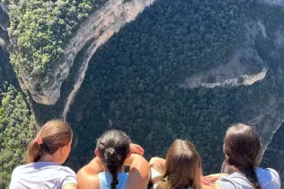 Sortida del grup CIM (Claver i Muntanya) a la Roca Regina, al congost de Terradets.