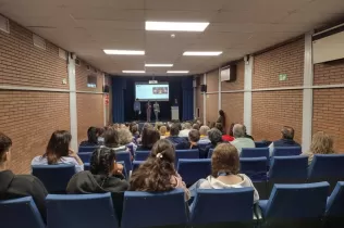 Visita educadors França a l'escola Jesuïtes Bellvitge