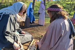 Escena del Pessebre Vivent al bosc del Claver, en la seva primera edició el 15 de desembre de 2024