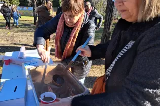 Xocolatada solidària a càrrec d'Endermar, durant el Pessebre Vivent del Claver 2024