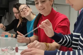 Alumnes de química de 2n BAT a un taller al campus ETSEA de la UdL