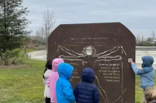 Visita de l'alumnat d'I5 al Parc Europa d'Almacelles en el marc del projecte "Escultura"