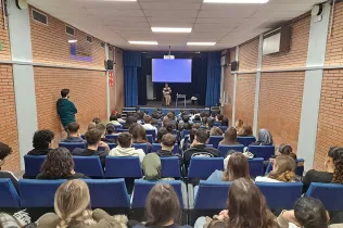 Institut Guttmann visita l'alumnat d'FP de Jesuïtes Bellvitge